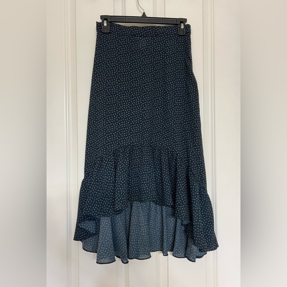 H&M High-low flowy ruffle skirt in navy blue with white dots - size 6 - Picture 3 of 8